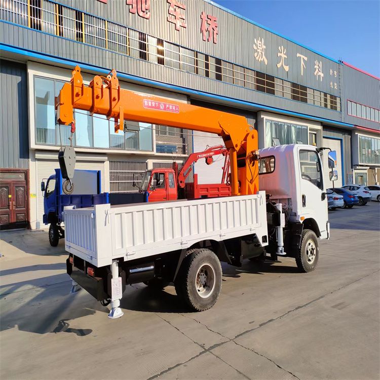 白城市三轮随车吊定制 农用改装机自备吊中瑞长期出售